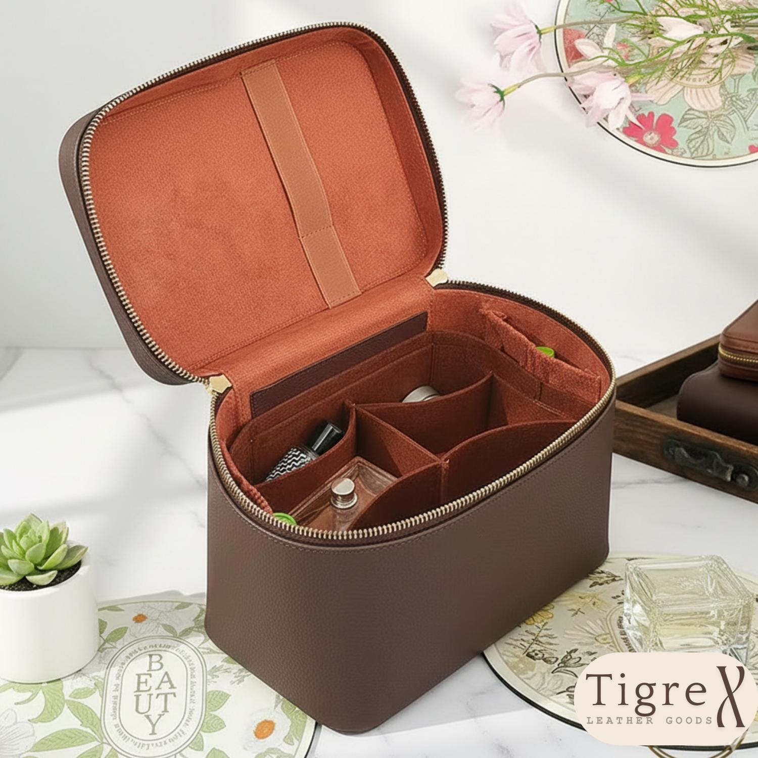 Handcrafted leather design by Tigre X Studio